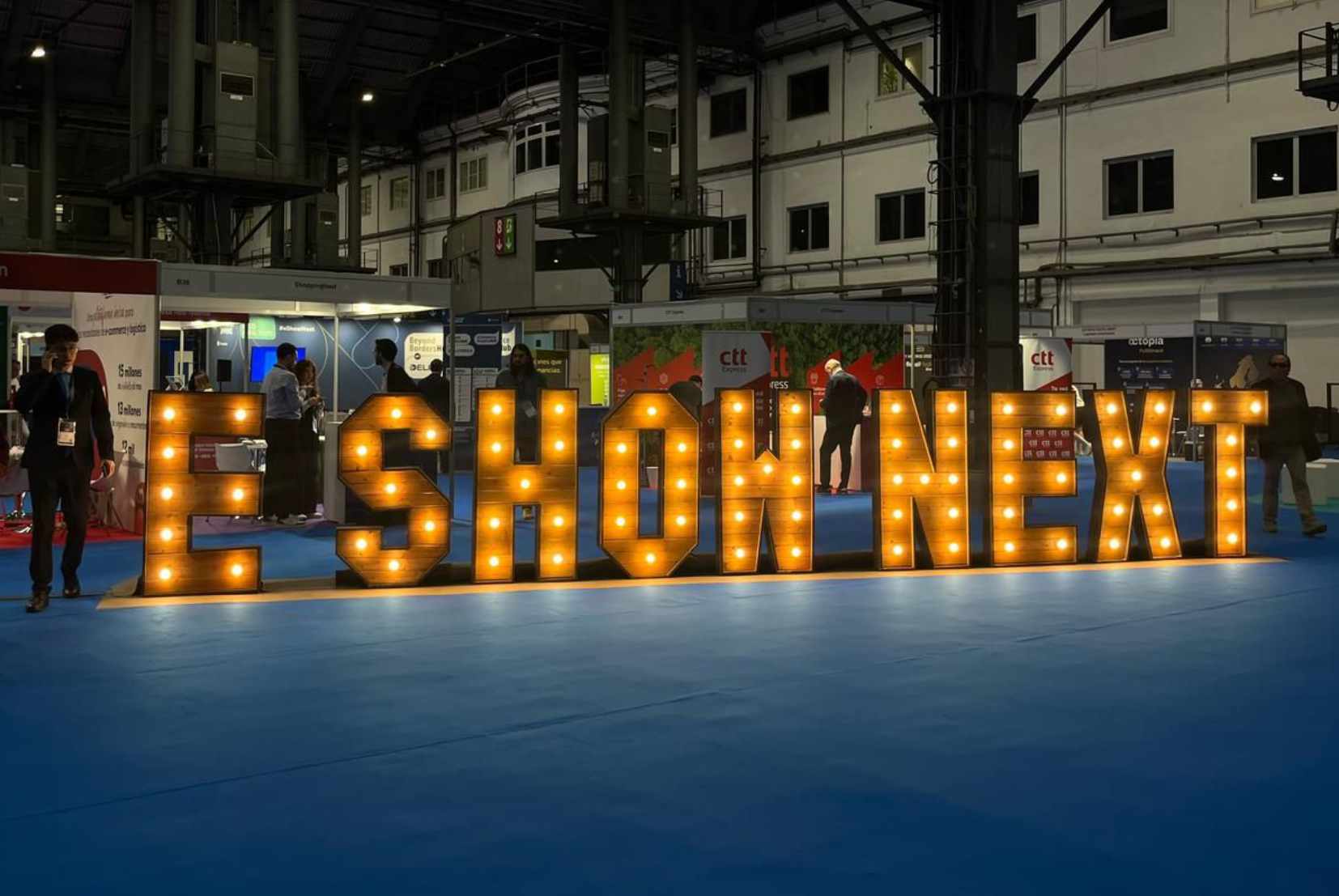 Miembros del Club del Software participan gratis en el E-SHOW Next